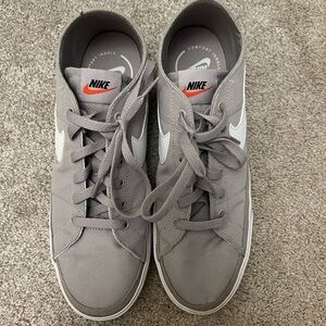 NEW Men's Nike Legacy Court-cobblestone; Size 8